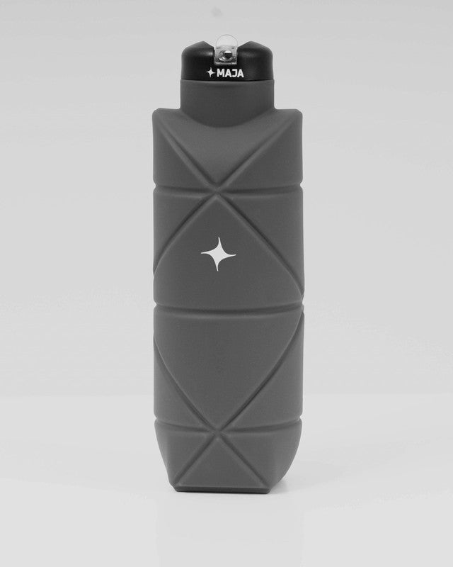 MAJA® Travesía Collapsible Bottle, Black, front view, keeps your drink at the ideal temperature