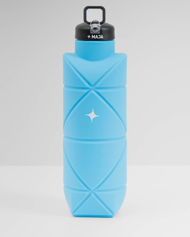 MAJA® Travesía Collapsible Bottle, Blue, front view, keeps your drink at the ideal temperature
