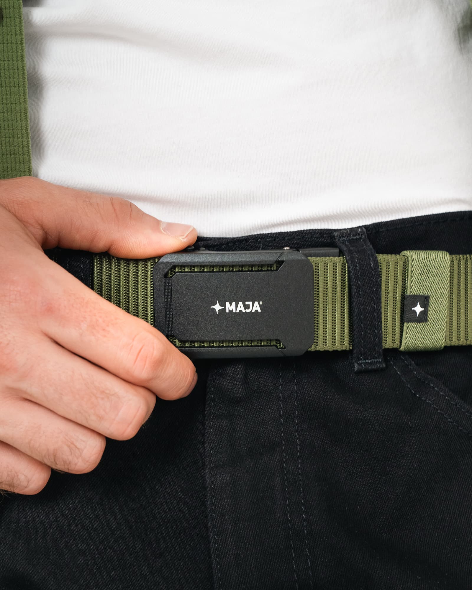 MAJA® Classic Belt Closed Buckle Herradura