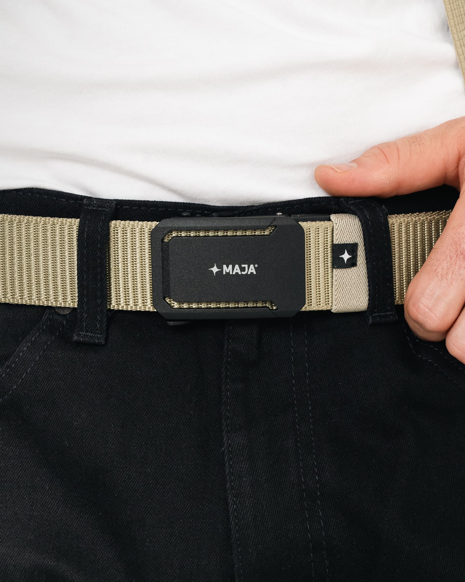 MAJA® Classic Belt Closed Buckle Herradura