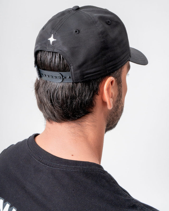 Gorra Snapback Emblema Explorer, Negro, vista lateral, Algodón, protección solar y estilo casual