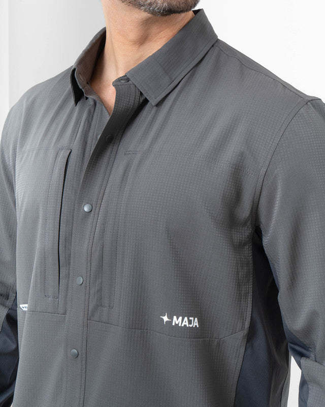Navío Outdoor Shirt, Gris ceniza, side view, Relaxed fit, Polyester, ideal for office
