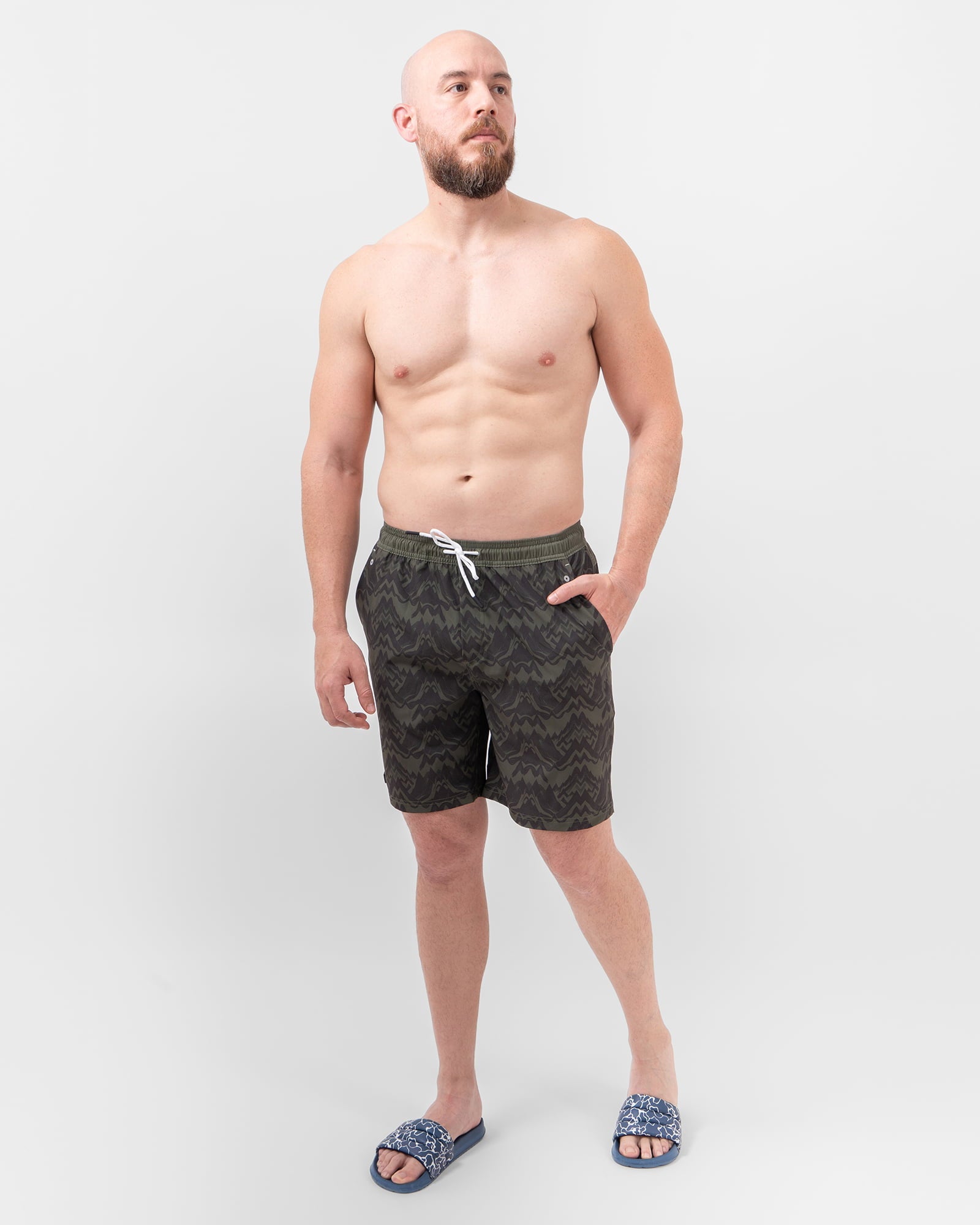 MAJA® Swim Shorts, Patrón contoy verde, side view, Relaxed fit, Polyester, with 4-way stretch fabric, versatile use