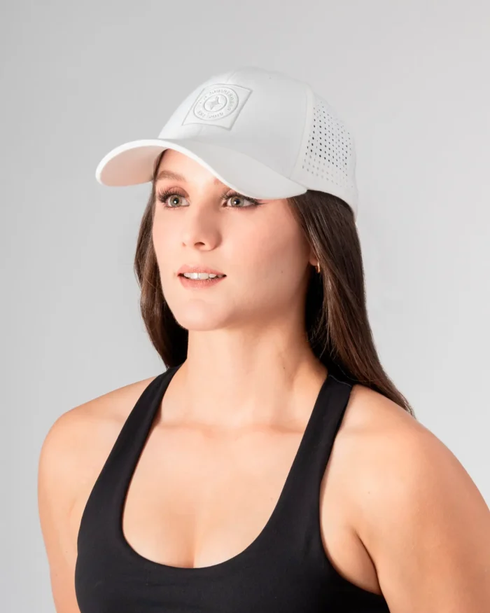 Gorra Perforada Luz