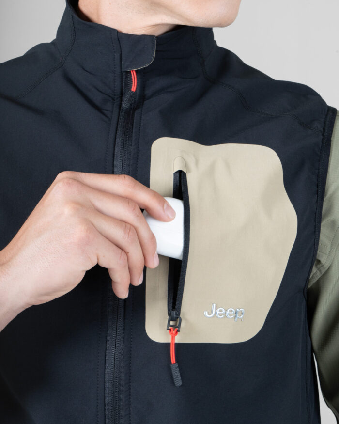 Chaleco con Bolsa JEEP® x MAJA® Willys - Image 3