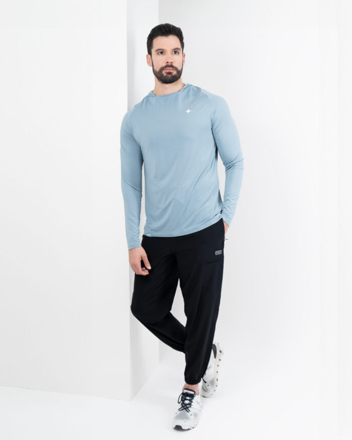 Camiseta Performance Bamboo con gorro - Image 4