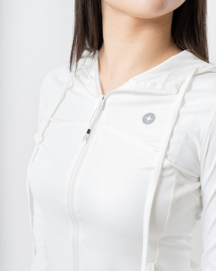 Hoodie Emblema MAJA - Image 3